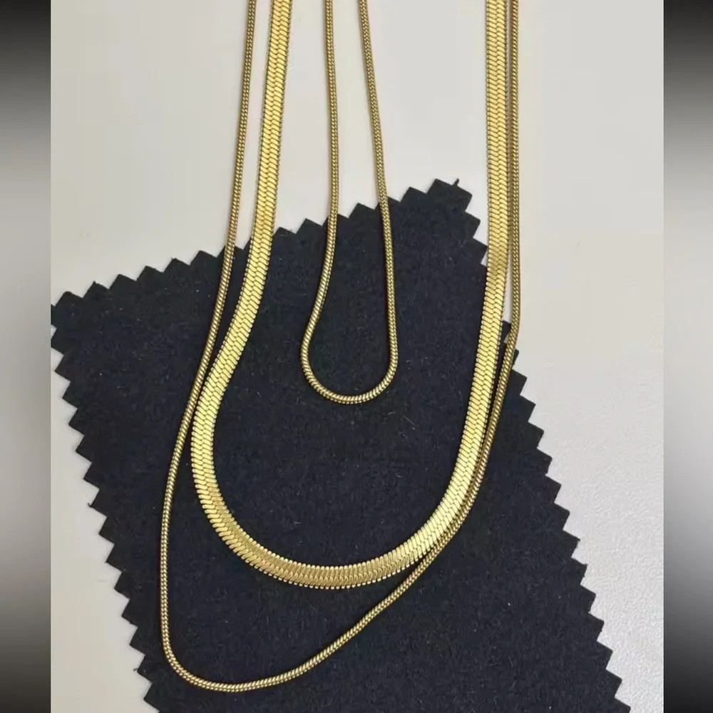 Gold Necklace Set 3 in one - Picture 3 of 3